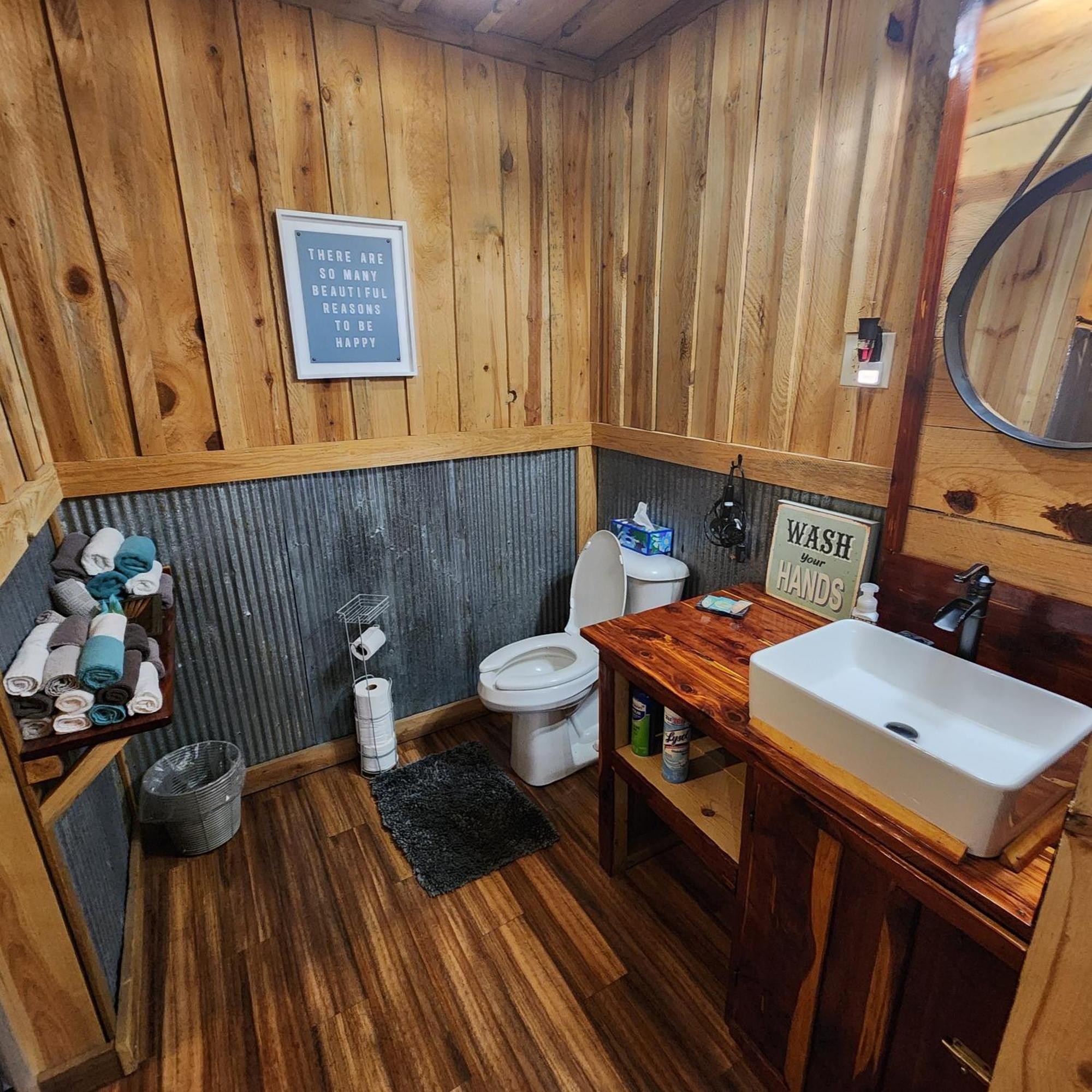 Unique Country Cabin Meets Farmhouse Modern!!! Mena ภายนอก รูปภาพ