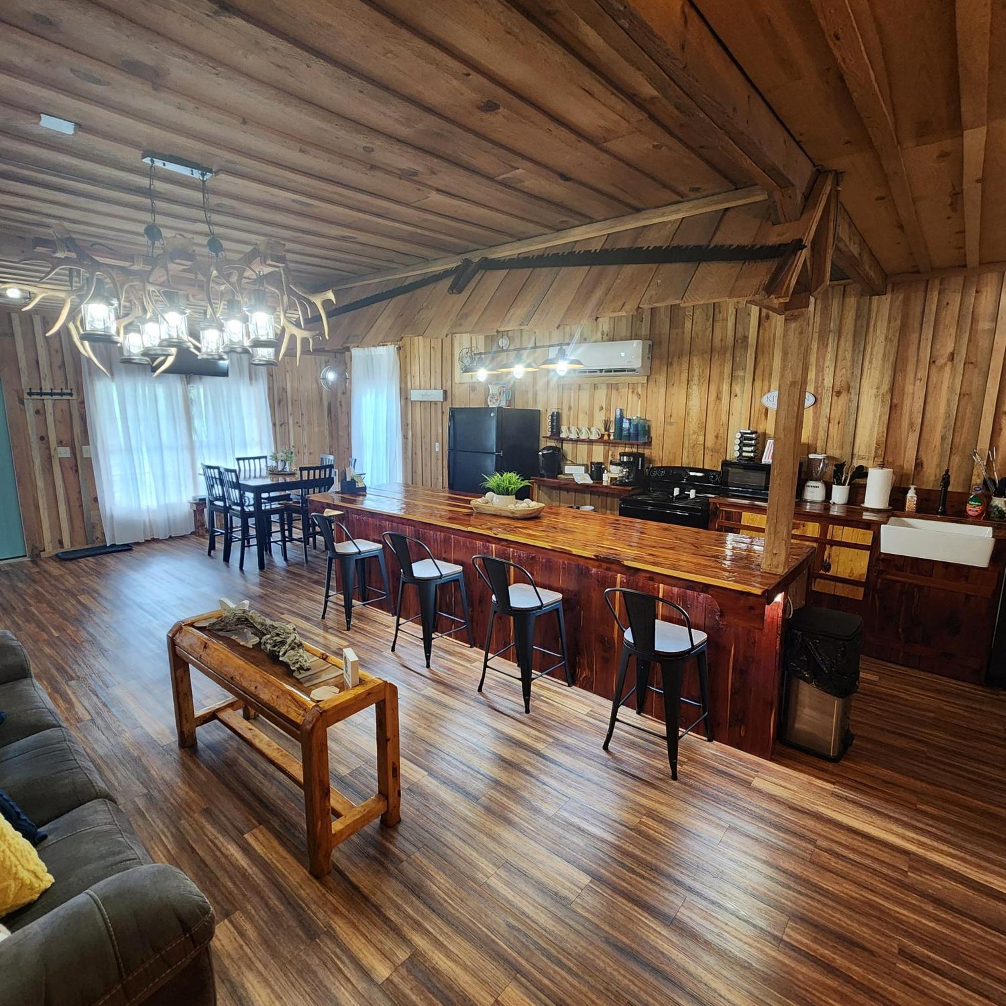 Unique Country Cabin Meets Farmhouse Modern!!! Mena ภายนอก รูปภาพ